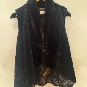 CUPIO velour open vest. Size M/L. Fits a 
10/12 easily.